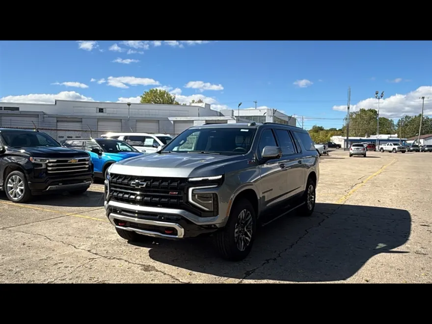 2025 Chevrolet Suburban Z71 photo 1