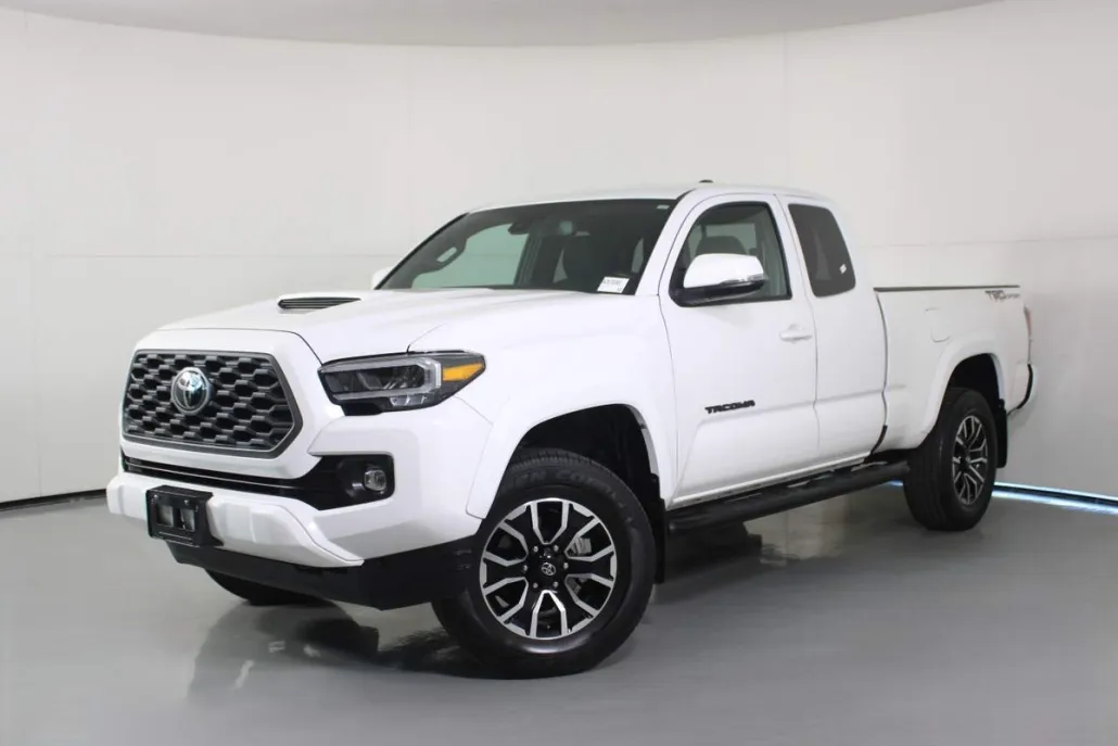 2022 Toyota Tacoma SR V6 photo 1