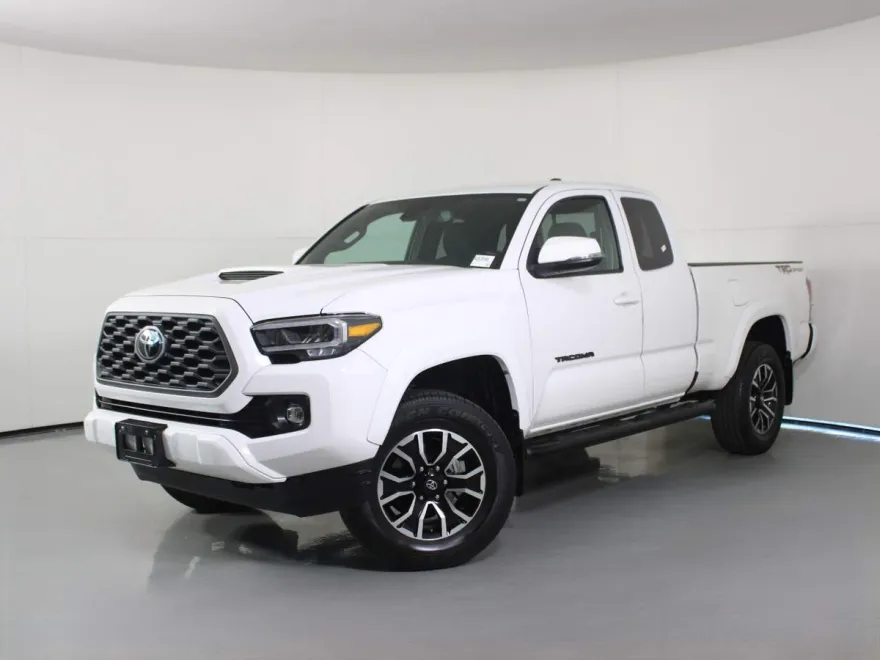 2022 Toyota Tacoma SR V6 photo 1
