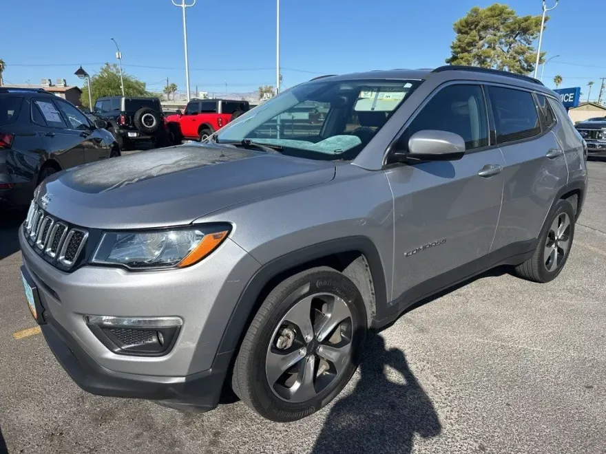 2018 Jeep Compass Latitude photo 1