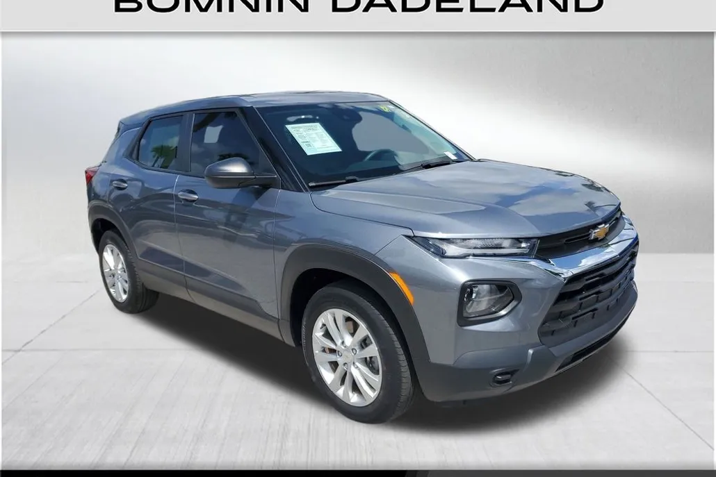 2022 Chevrolet Trailblazer L photo 1