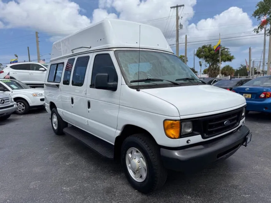 2007 Ford E-250 photo 1