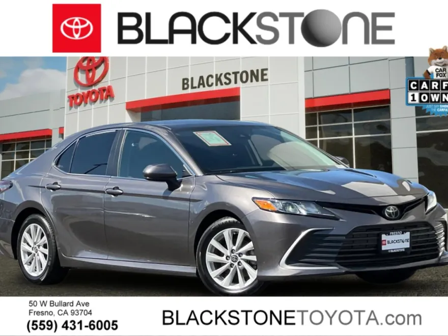 2022 Toyota Camry LE photo 1