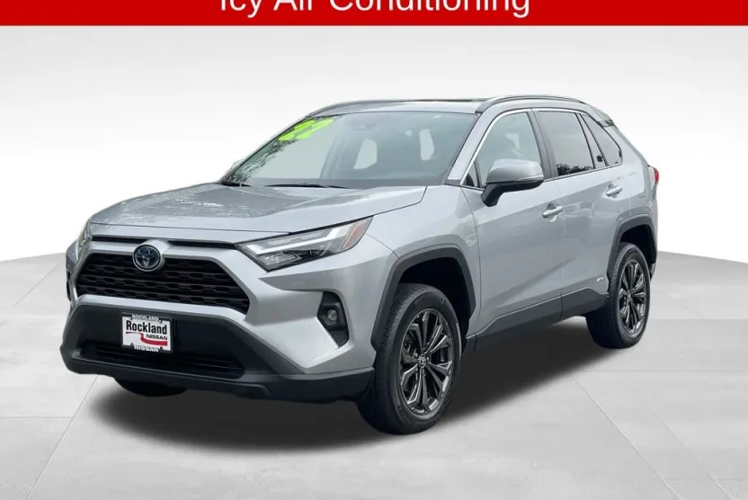 2022 Toyota RAV4 XLE Premium photo 1