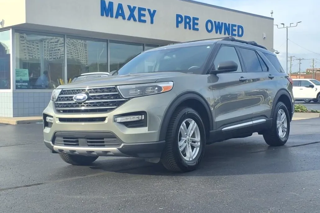 2020 Ford Explorer XLT photo 1