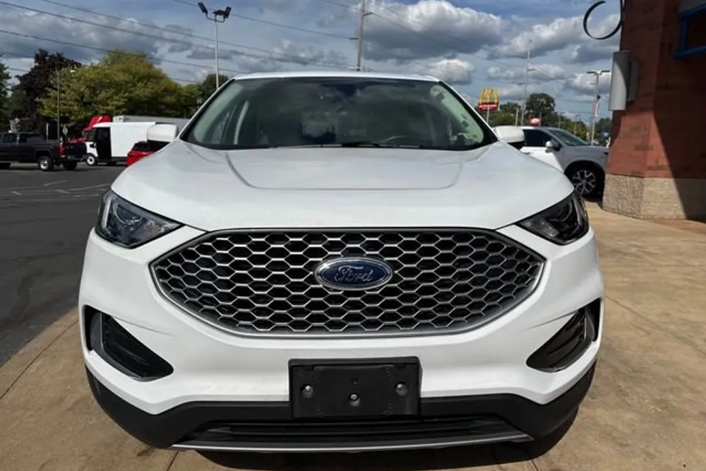 2024 Ford Edge SEL photo 1