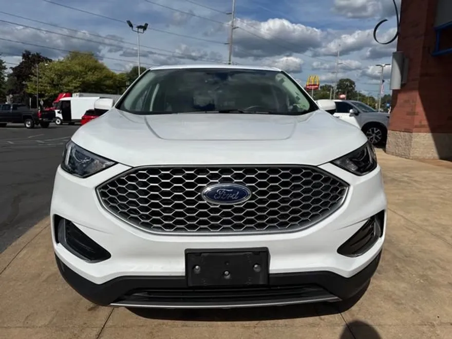 2024 Ford Edge SEL photo 1