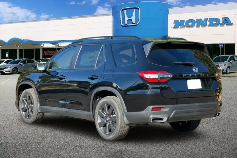2025 Honda Pilot Sport photo 1