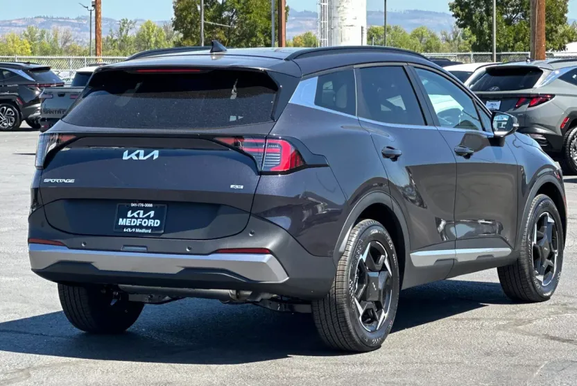 2026 Kia Sportage EX photo 1
