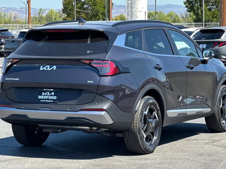 2026 Kia Sportage EX photo 1