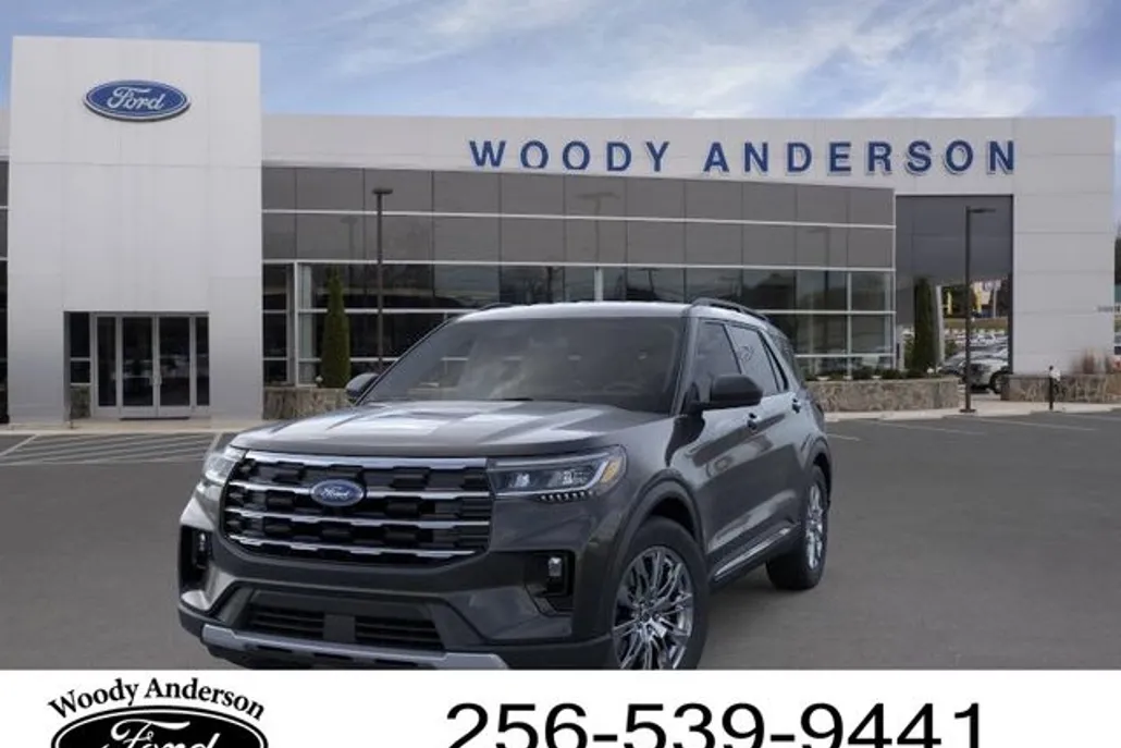 2025 Ford Explorer photo 1