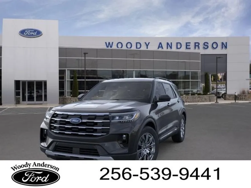 2025 Ford Explorer photo 1