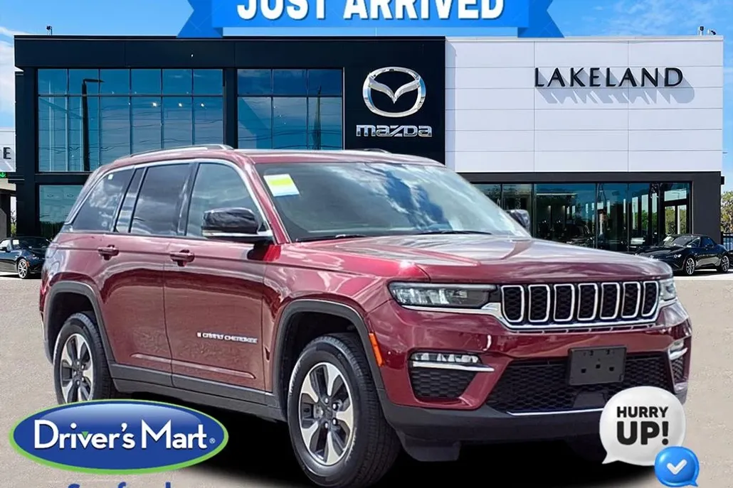 2023 Jeep Cherokee Base photo 1