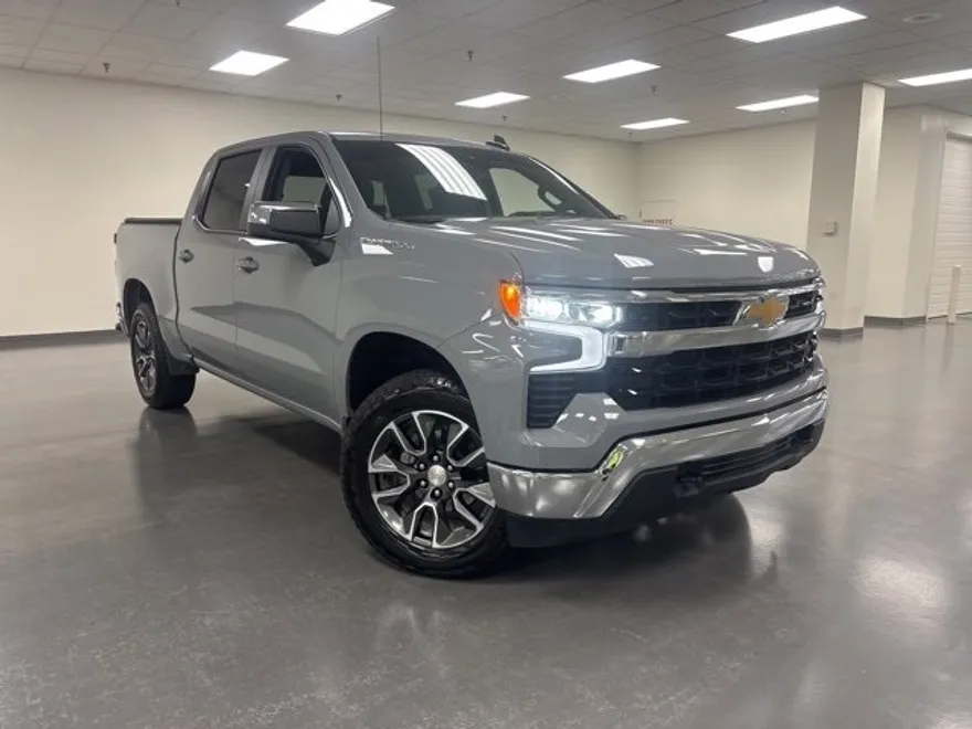 2024 Chevrolet Silverado 1500 LT photo 1