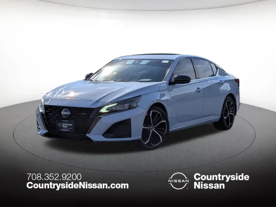 2023 Nissan Altima 2.5 SR photo 1
