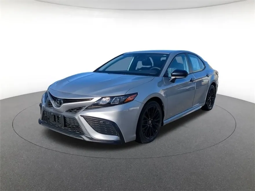 2022 Toyota Camry SE photo 1