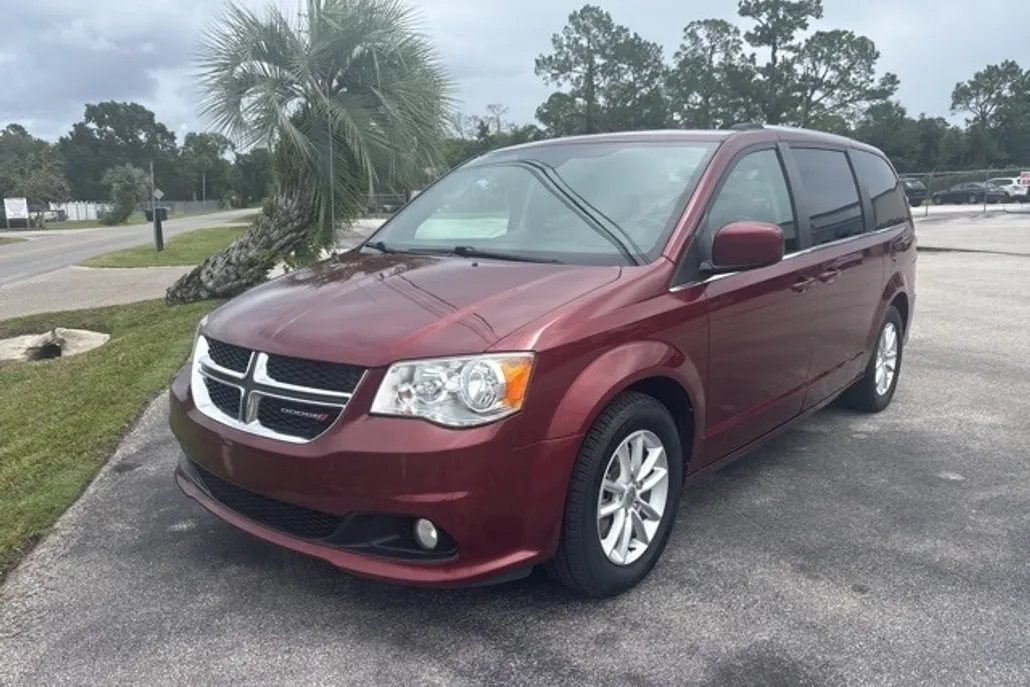 2019 Dodge Grand Caravan SXT photo 1