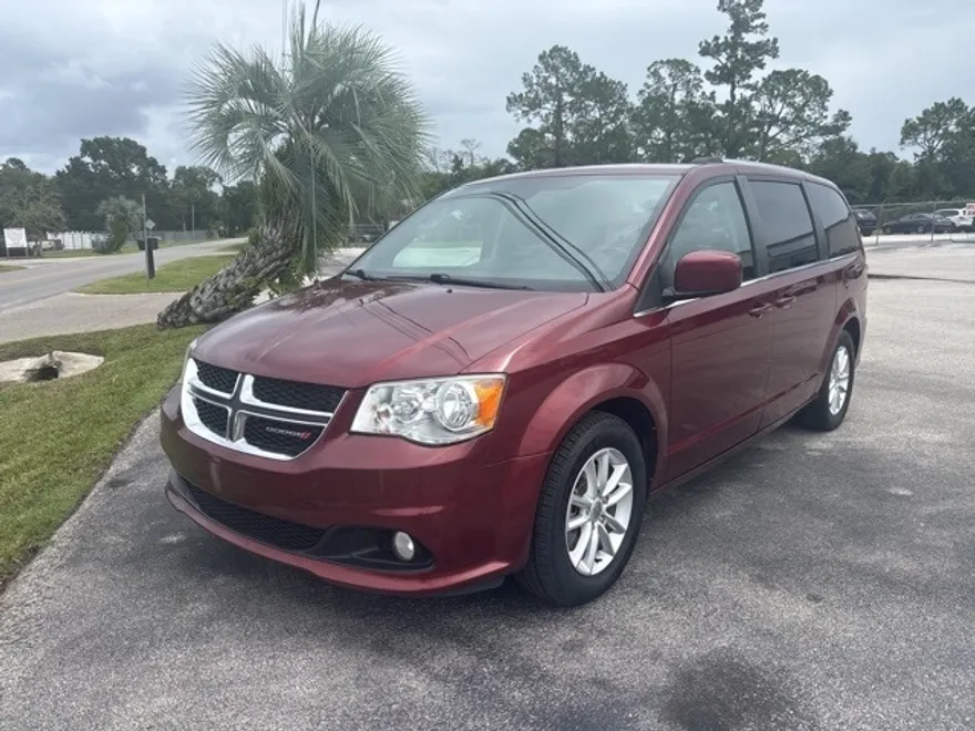 2019 Dodge Grand Caravan SXT photo 1