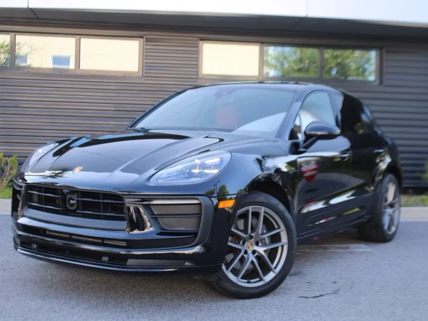 2025 Porsche Macan T photo 1