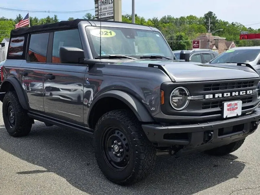 2021 Ford Bronco Black Diamond photo 1