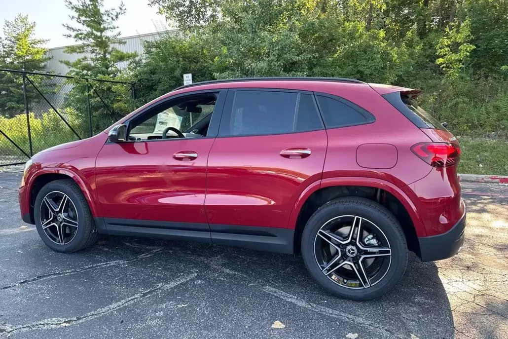 2026 Mercedes Benz GLA 250 4MATIC photo 1