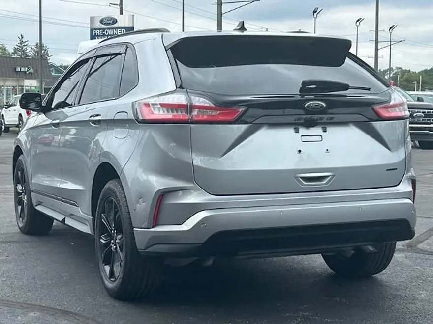 2023 Ford Edge SE photo 10