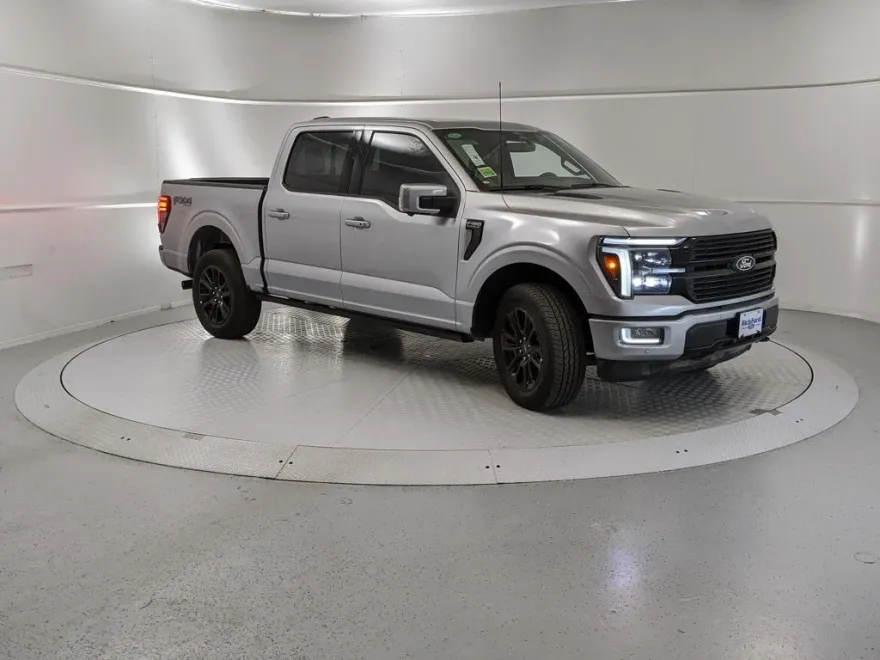 2024 Ford F-150 Platinum photo 1