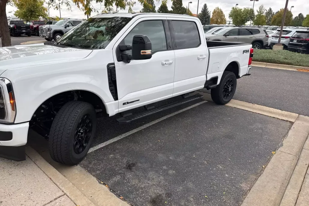 2025 Ford F-350 Lariat photo 1