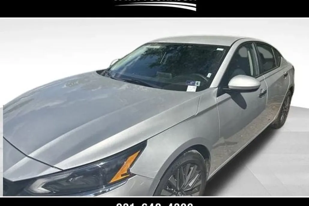 2023 Nissan Altima 2.5 SV photo 1