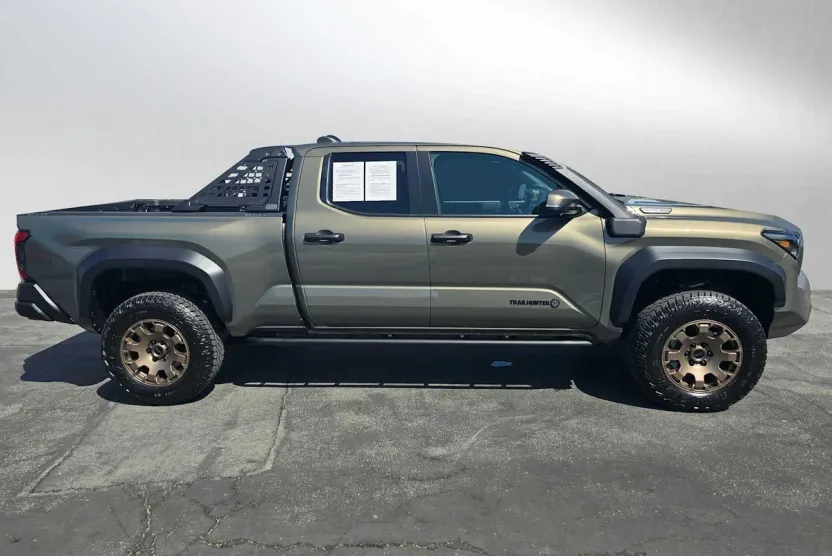 2025 Toyota Tacoma Trailhunter photo 1