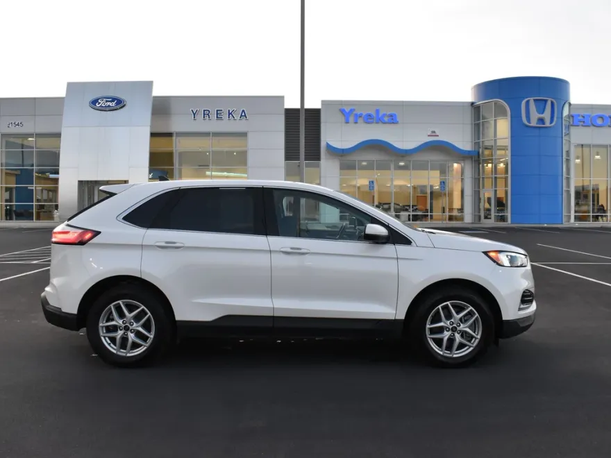 2024 Ford Edge SEL photo 1