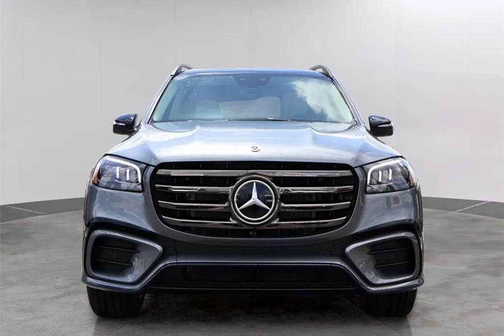 2025 Mercedes Benz GLS 450 4MATIC photo 1
