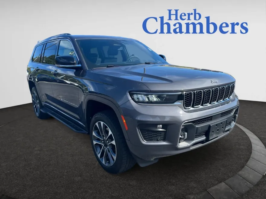 2023 Jeep Grand Cherokee Overland photo 1