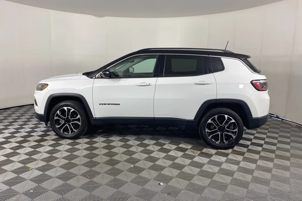 2022 Jeep Compass Limited photo 1
