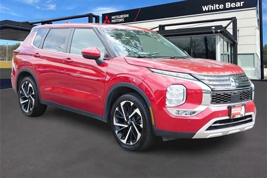 2022 Mitsubishi Outlander SE photo 1