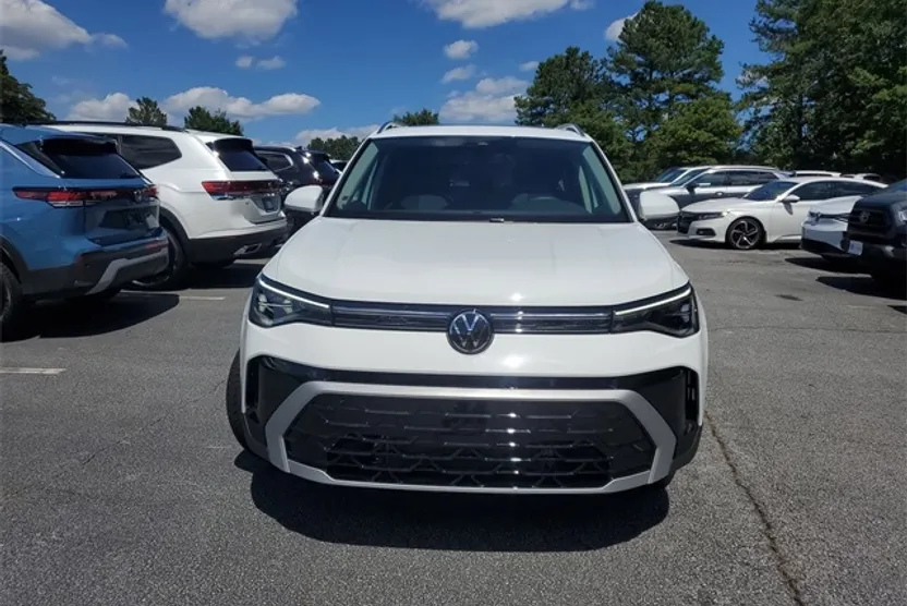 2025 Volkswagen Taos SEL photo 1