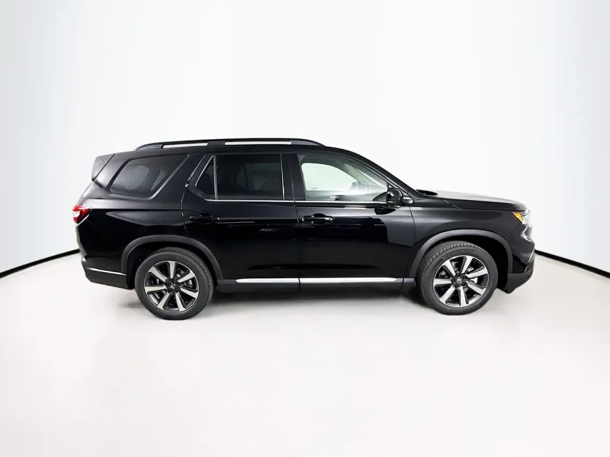 2025 Honda Pilot Touring photo 1