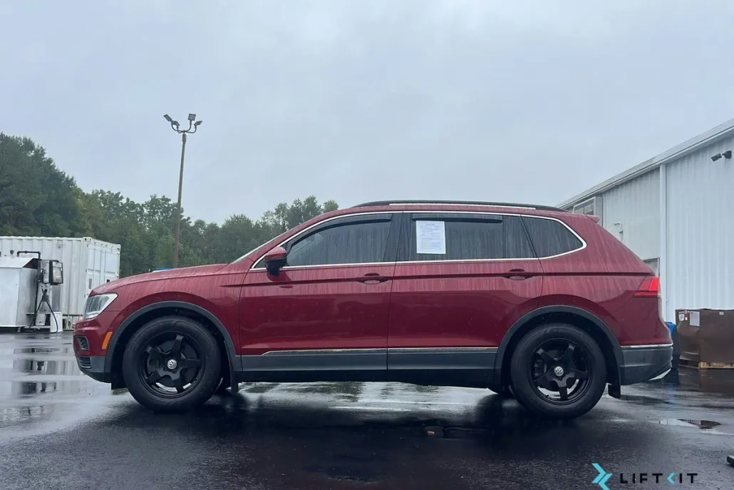 2018 Volkswagen Tiguan SE photo 1
