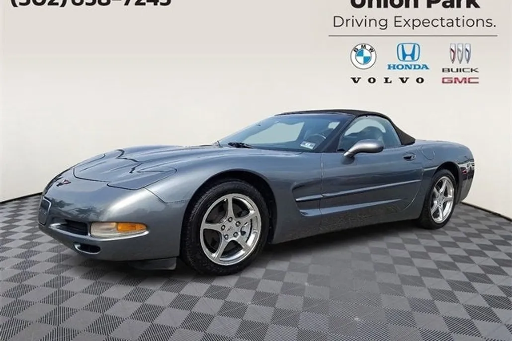 2004 Chevrolet Corvette Base photo 1
