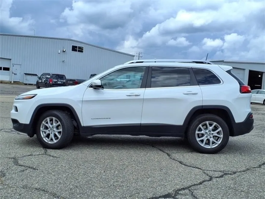 2017 Jeep Cherokee Latitude photo 1
