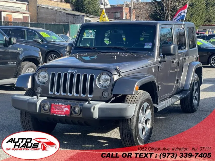 2017 Jeep Wrangler Unlimited Sahara photo 1