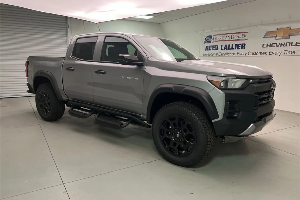 2026 Chevrolet Colorado Trail Boss photo 1