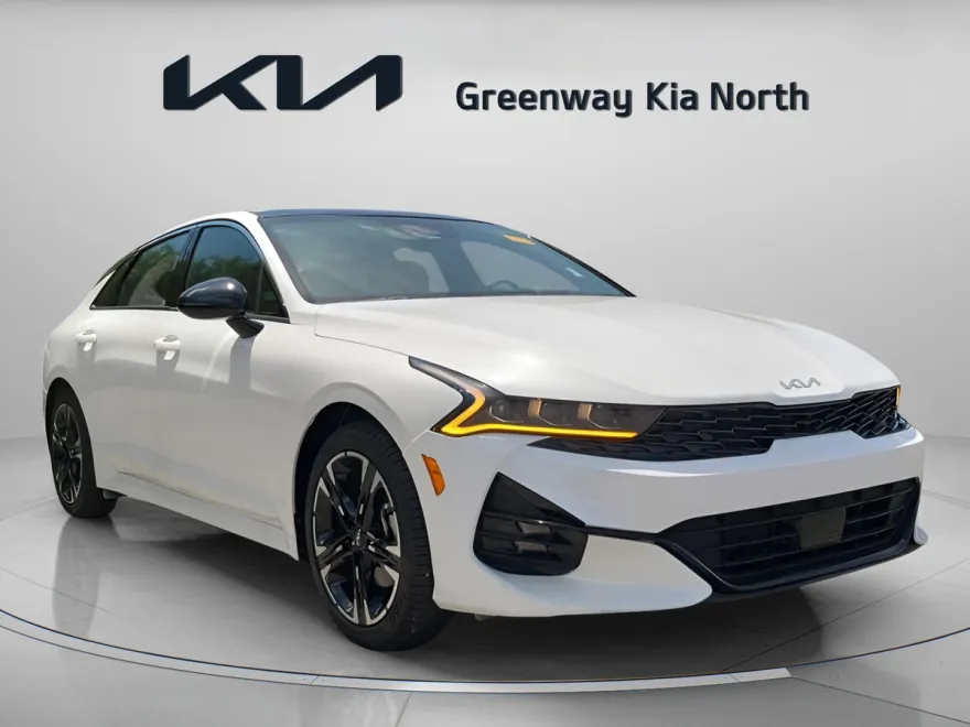 2024 Kia K5 GT-Line photo 1