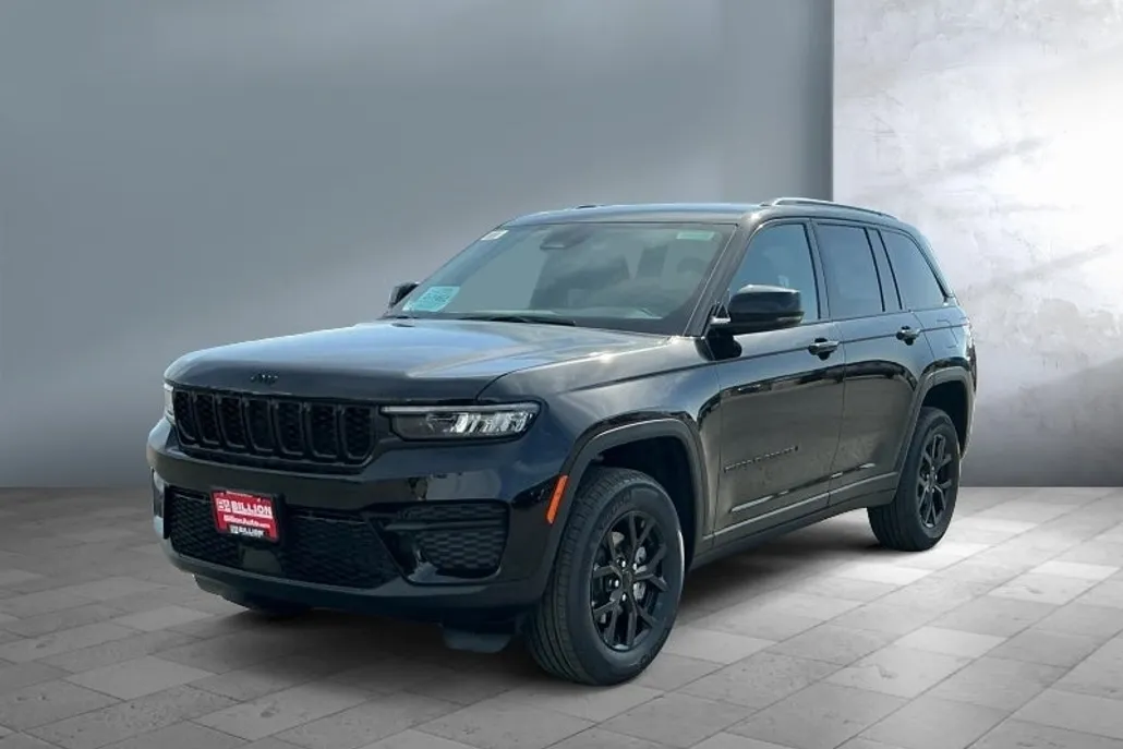 2025 Jeep Grand Cherokee Altitude photo 1