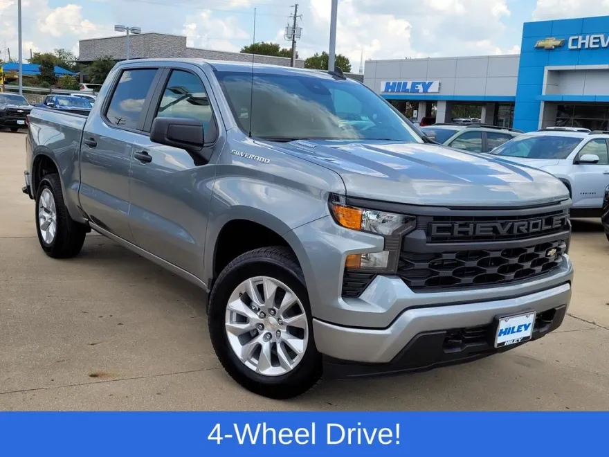 2025 Chevrolet Silverado 1500 Custom photo 1