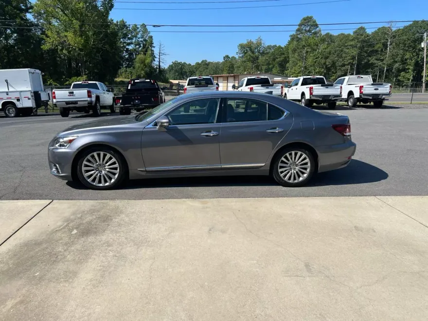 2015 Lexus LS 460 photo 1