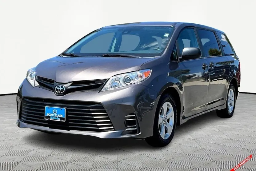 2020 Toyota Sienna L photo 1