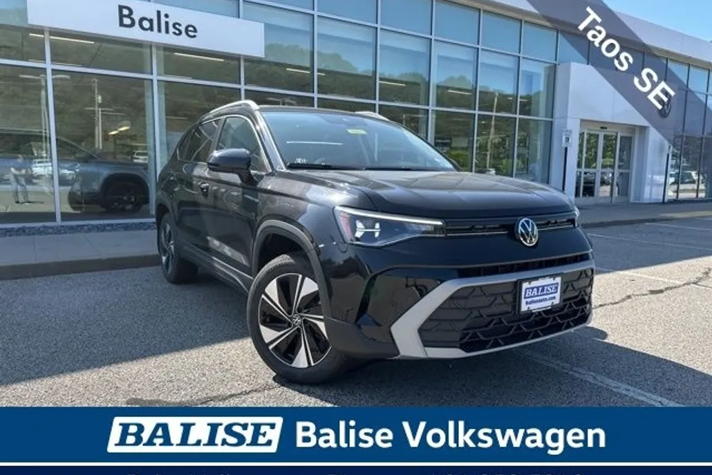 2025 Volkswagen Taos SE photo 1