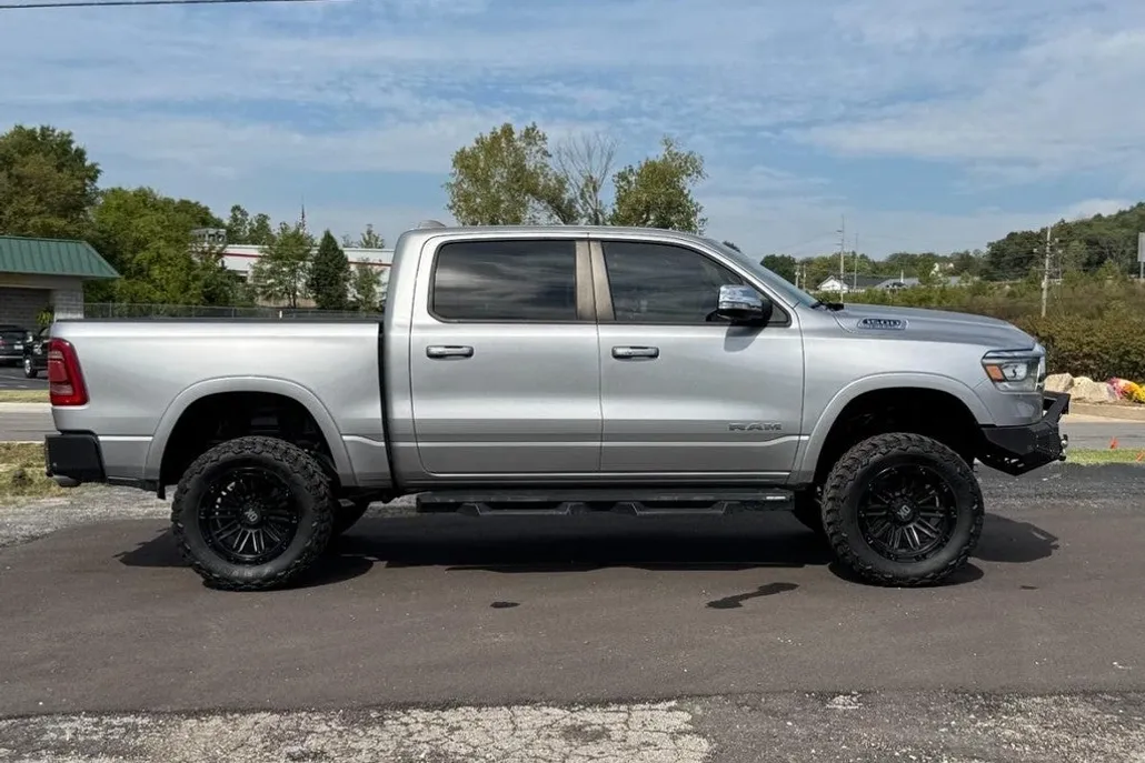 2020 Ram 1500 Laramie photo 1