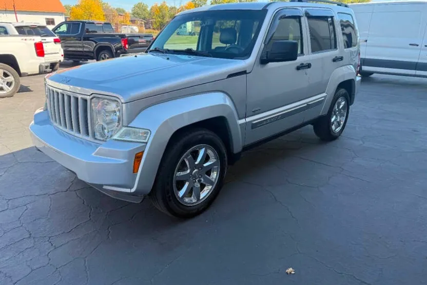 2012 Jeep Liberty Sport photo 1